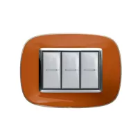 placa de 3 modulos. color naranjo modelo elipticas bticino ref hb4803dr