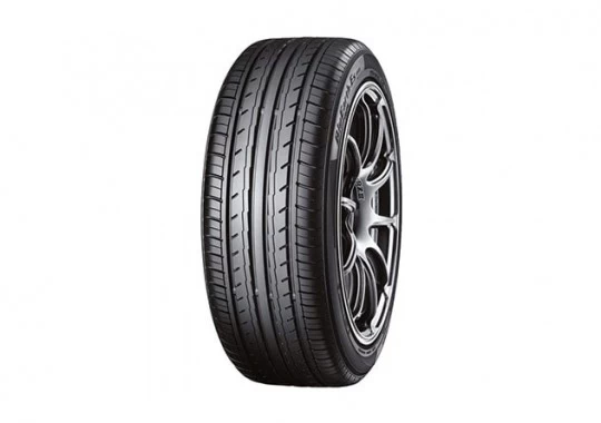 Neumatico 185/55 r16 yokohama es32 83v