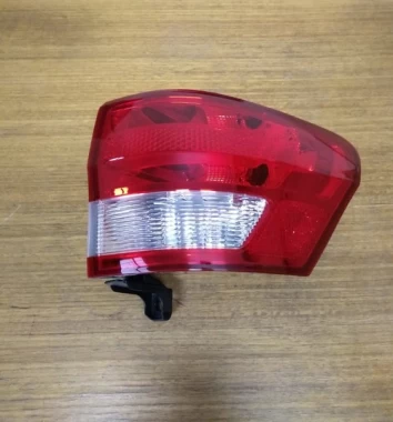 Farol Derecho Para JEEP GRAND CHEROKEE Farol Derecho Para JEEP GRAND CHEROKEE