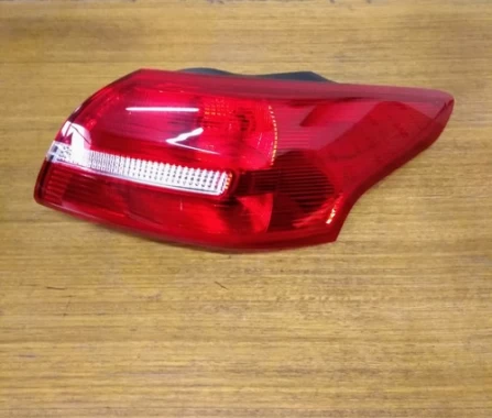 Farol Derecho Para FORD FOCUS