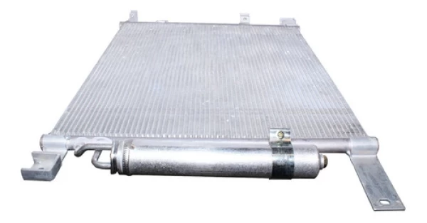 Radiador Aire Acondicionado Nissan Versa 1.6 Hr16 2012 2015