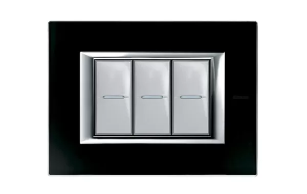 Placa 3 Modulos. Color Cristal Negro Noche Modelo Axolute Bticino Ref Ha4803vnn