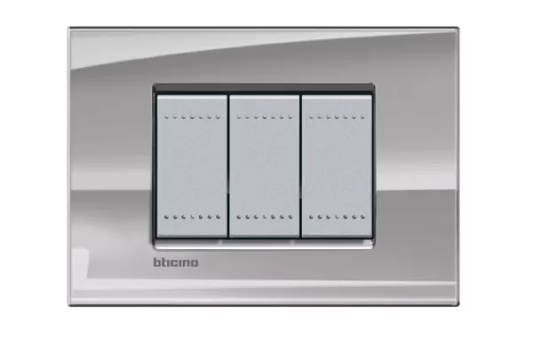 Placa Rectangular 3 Modelo Living Light. Terminacion Niquel Bticino Cod Ref Lna4803ns