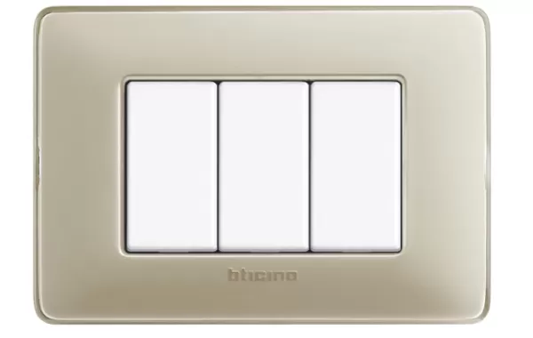 Placa 3 Mod. Bticino Ref Am4803cav