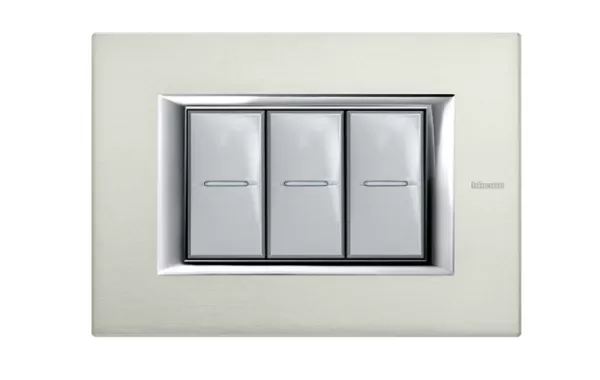 Placa 3 Modulos. Color Aluminio - Cepillado Modelo Rectangulares Bticino Ref Ha4803xc