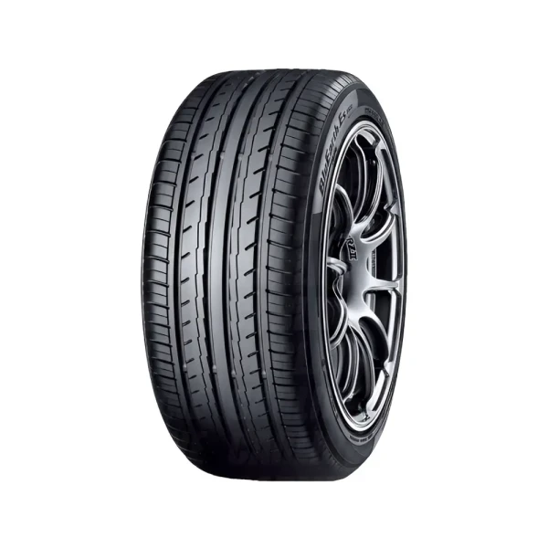Neumatico 205 45 R16 Yokohama Es32 83 V