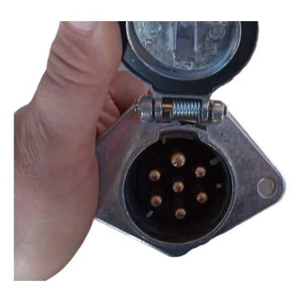 Enchufe Hembra Metalico 7 Pins T/americano Para Carro 12/24volt Denge