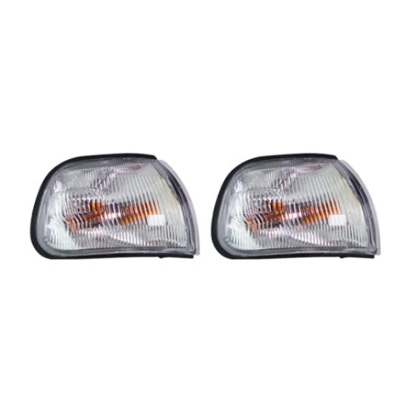 Farol De Punta Derecho Para Nissan V16 2001 2011